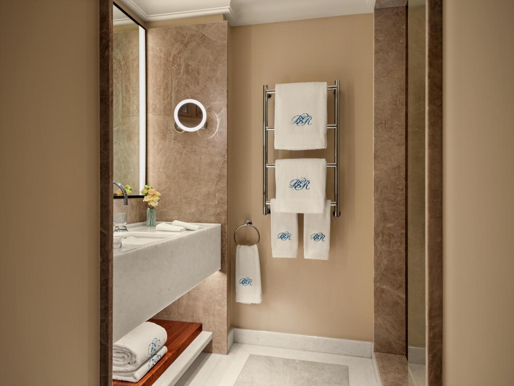 Deluxe Room Lake View