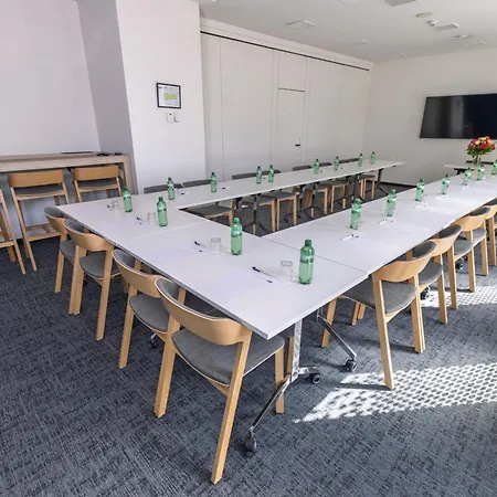 Holiday Inn Express Geneva Airport By Ihg-2